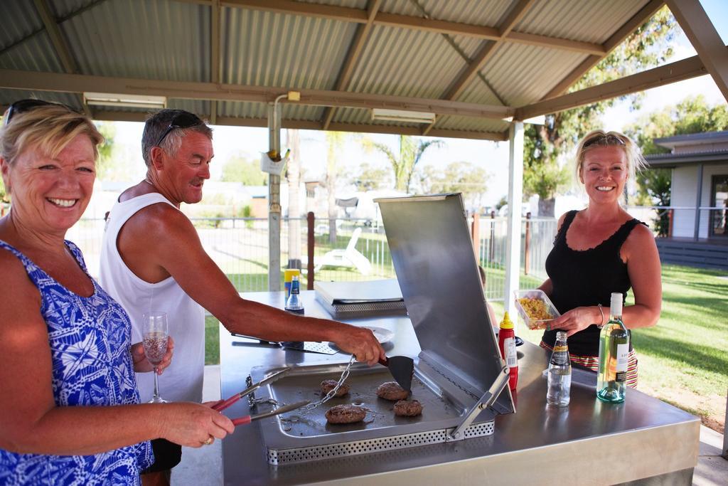 Nrma Yarrawonga Mulwala Holiday Park Exterior foto
